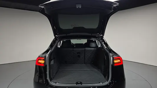 Tesla Y AWD 2021 20