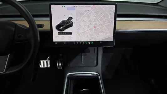 Tesla Y AWD 2021 29