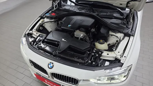 BMW 3 Series (F30) 320i 2016 6
