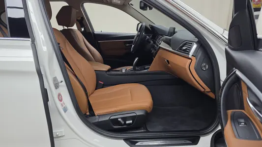 BMW 3 Series (F30) 320i 2016 11