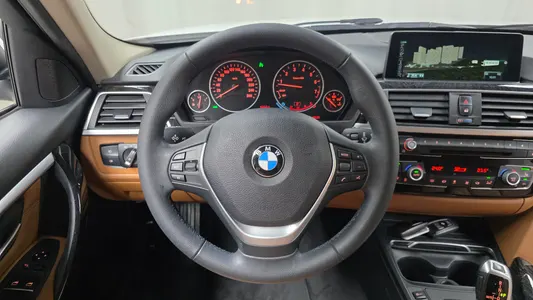 BMW 3 Series (F30) 320i 2016 13