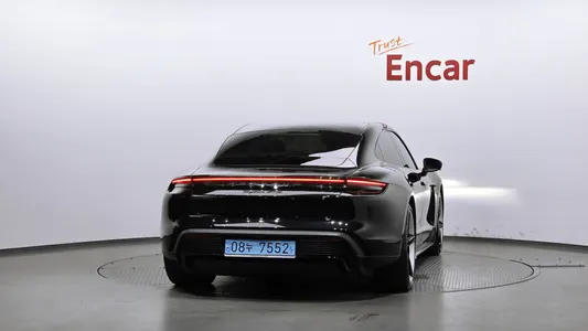 Porsche 타이칸 GTS 2023 4
