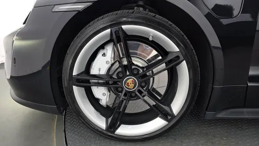 Porsche 타이칸 GTS 2023 5