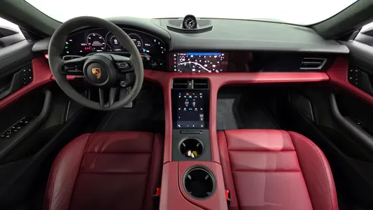 Porsche 타이칸 GTS 2023 7