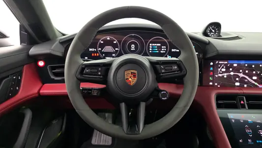 Porsche 타이칸 GTS 2023 13