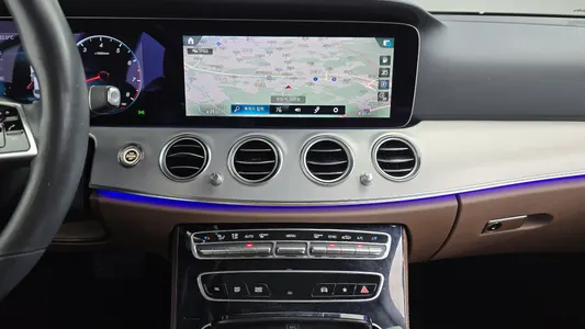 Mercedes-Benz E-Class W213 E250 2021 12