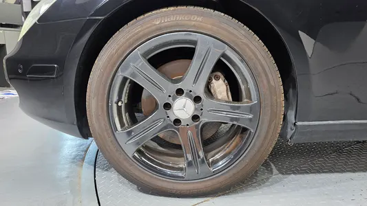 Mercedes-Benz CLS-Class W219 CLS350 2006 5