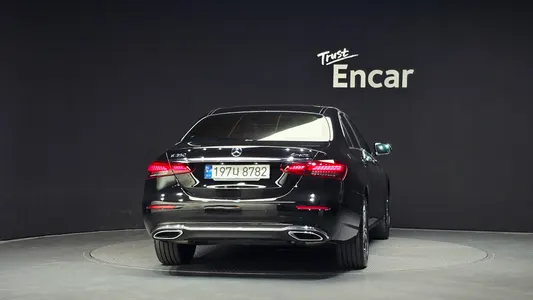 Mercedes-Benz E-Class W213 E350 4MATIC 2022 4