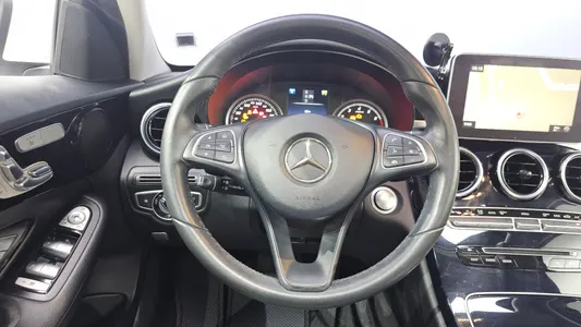 Mercedes-Benz C-Class W205 C200 2017 14