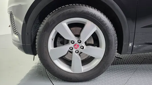 Jaguar E-PACE P250 R- SE 2018 5