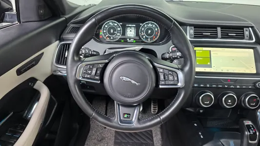 Jaguar E-PACE P250 R- SE 2018 13