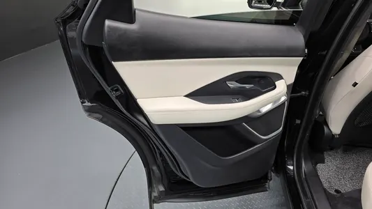 Jaguar E-PACE P250 R- SE 2018 25