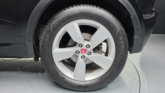 Jaguar E-PACE P250 R- SE 2018 21