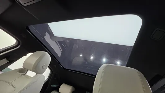 Jaguar E-PACE P250 R- SE 2018 32