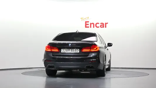 BMW 5 Series (G30) 520i M 2020 4