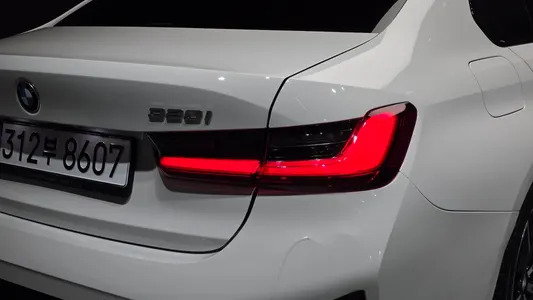 BMW 3 Series (G20) 320i M 2022 23