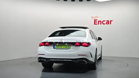 Mercedes-Benz E-Class W214 E300 4MATIC AMG Line 2026 4