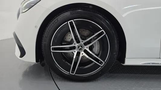 Mercedes-Benz E-Class W214 E300 4MATIC AMG Line 2026 5