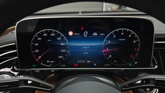 Mercedes-Benz E-Class W214 E300 4MATIC AMG Line 2026 8