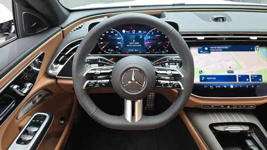 Mercedes-Benz E-Class W214 E300 4MATIC AMG Line 2026 13