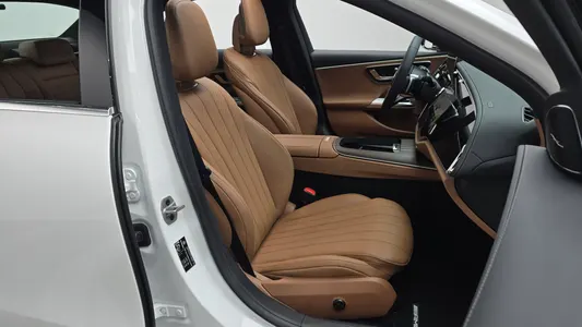 Mercedes-Benz E-Class W214 E300 4MATIC AMG Line 2026 26