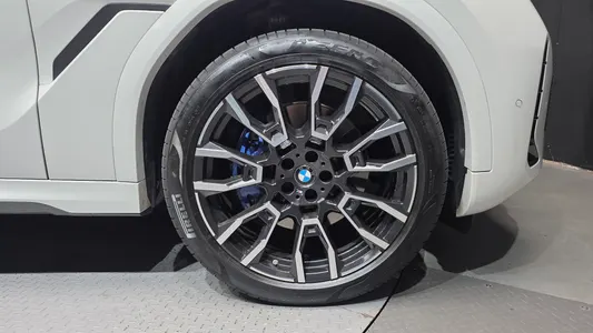 BMW X6 (G06) xDrive40i M 2025 21