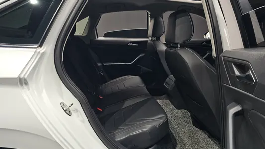 Volkswagen 7 1.5 TSI 2022 10