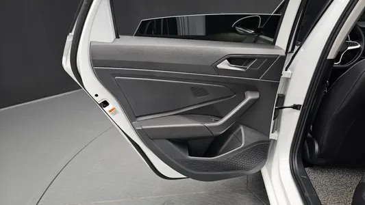 Volkswagen 7 1.5 TSI 2022 25