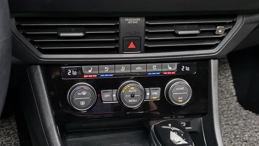 Volkswagen 7 1.5 TSI 2022 29