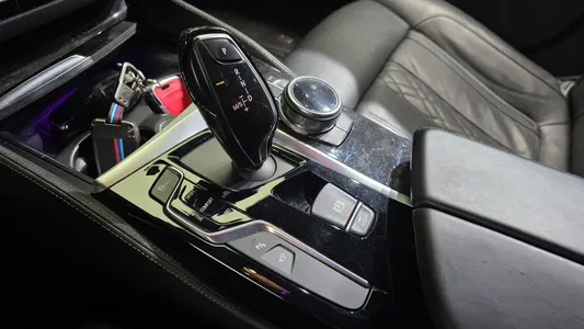 BMW 5 Series (G30) 540i xDrive M 2018 9