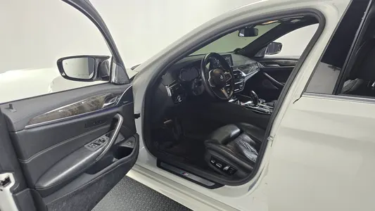 BMW 5 Series (G30) 540i xDrive M 2018 10