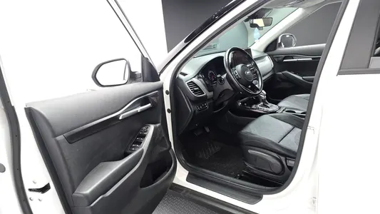 Kia Seltos 1.6 2WD 2020 10
