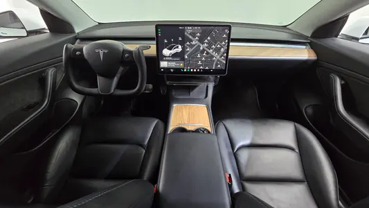 Tesla 3 AWD 2021 7