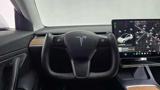 Tesla 3 AWD 2021 13