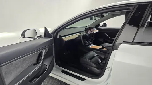 Tesla 3 AWD 2021 10