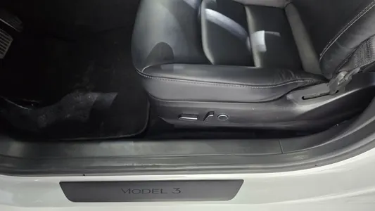 Tesla 3 AWD 2021 20
