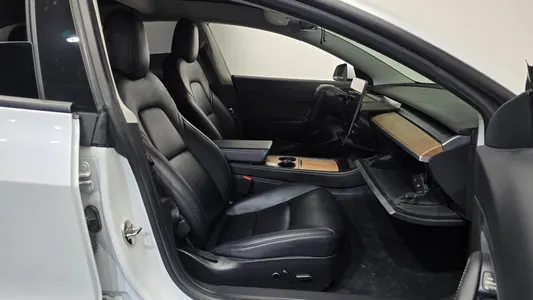 Tesla 3 AWD 2021 27