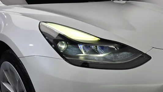 Tesla 3 AWD 2021 23