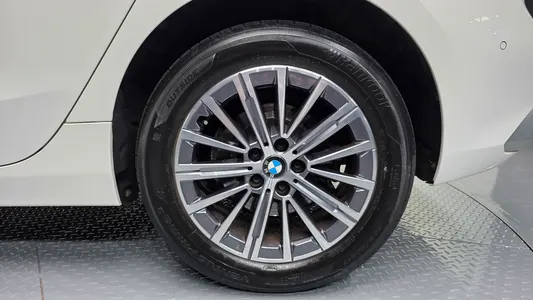 BMW 2 Series Tourer (U06) 218d 2022 21