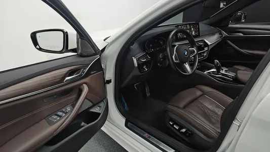 BMW 5 Series (G30) 530i M 2020 10