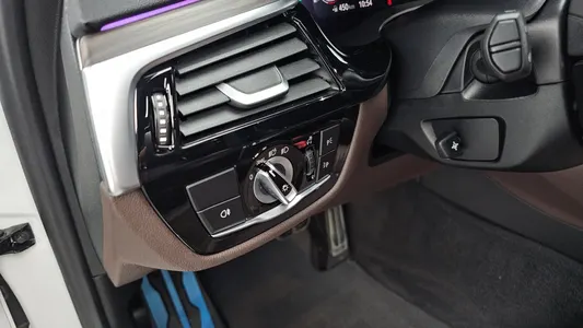 BMW 5 Series (G30) 530i M 2020 18
