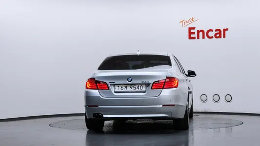 BMW 5 Series (F10) 528i xDrive 2013 4