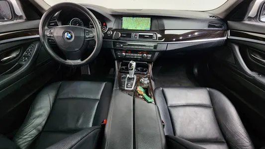 BMW 5 Series (F10) 528i xDrive 2013 7