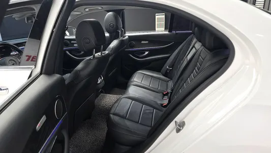 Mercedes-Benz E-Class W213 E220d 2017 12