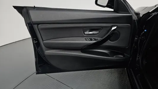 BMW 3 Series GT (F34) GT 320d 2020 24