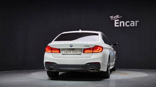 BMW 5 Series (G30) 520i M 2020 4