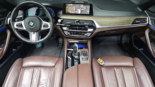BMW 5 Series (G30) 520i M 2020 7
