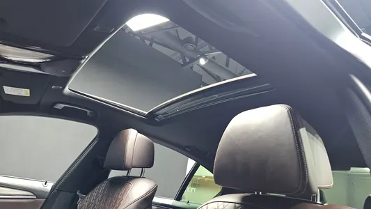 BMW 5 Series (G30) 520i M 2020 19