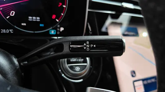 Mercedes-Benz E-Class W214 E300 4MATIC AMG Line 2025 9