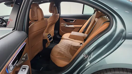 Mercedes-Benz E-Class W214 E300 4MATIC AMG Line 2025 11
